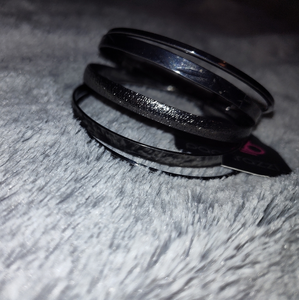 Bangle bracelet set - Picture 2 of 5